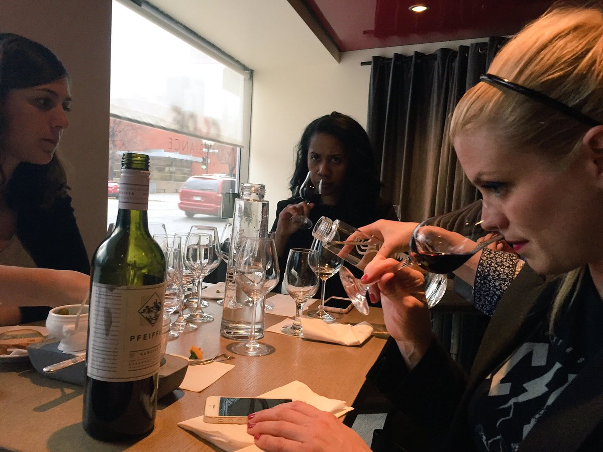 jessicaharnois's tweet photo. Pfeiffer Shiraz @SAQCellier @vinsaufeminin @CodeAmbiance @NatalieRichard @Gen_Thibault @mm_grenier @CorithaPierre https://t.co/zDQeYgySWu