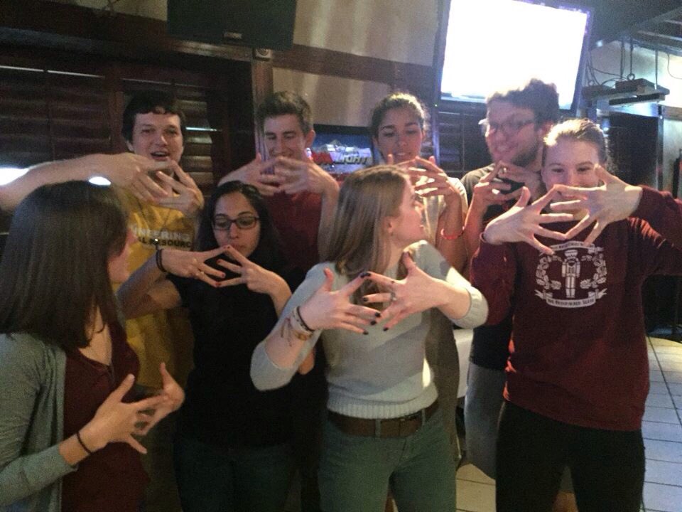 GemstoneSavior's tweet photo. We're so carefree now that our thesis has been turned in! Thanks to @GemstoneCouncil for a great #SeniorAppyHour! 🍗 https://t.co/5uipIGLjTR