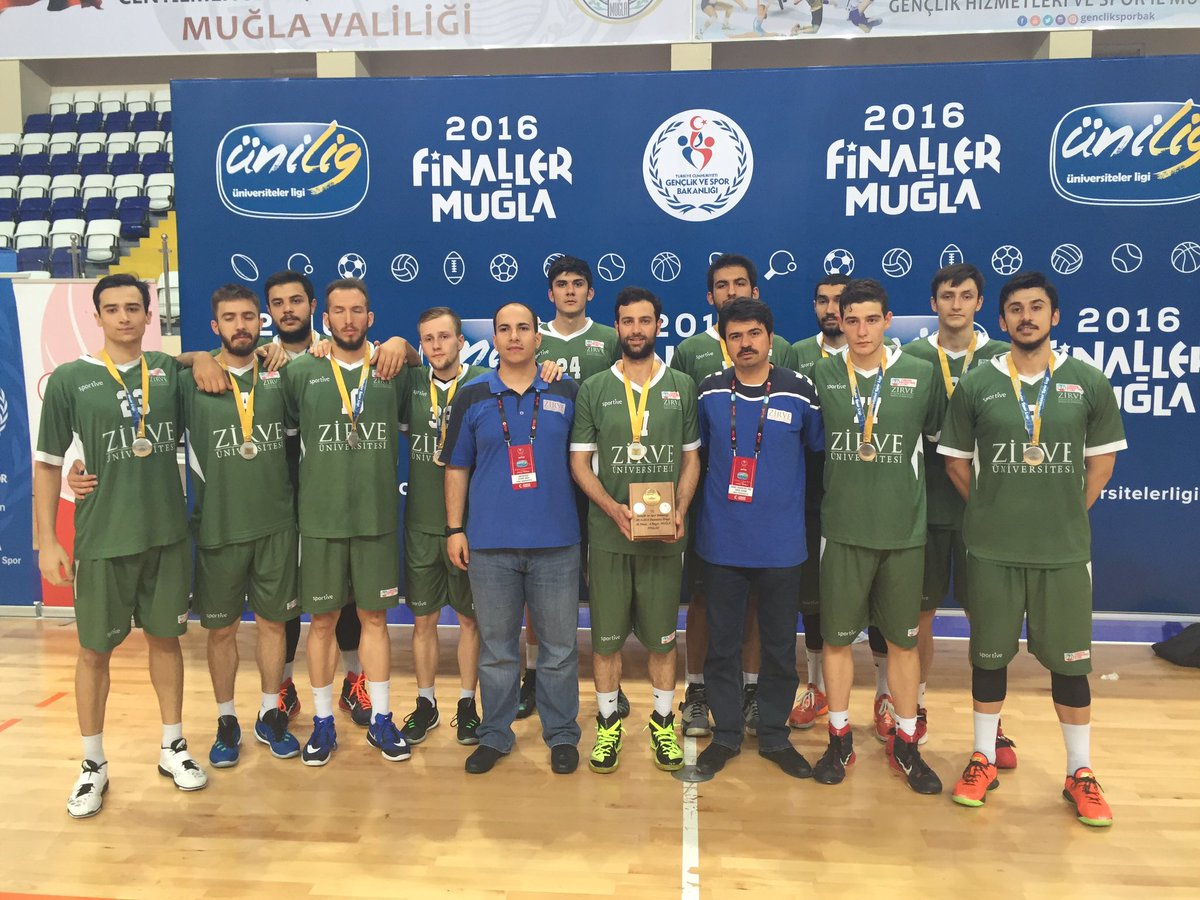 @ZirveUniversite si <a href="/ZirveBasketbol/">ZirveBasketbol</a> takımı 4 yıldır <a href="/uniligsgm/">Ünilig</a> de varım dedi. <a href="/uniligsgm/">Ünilig</a> in 4.Yılında da Türkiye2.si