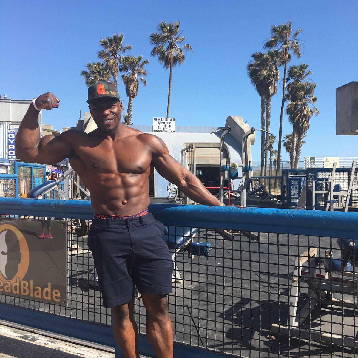WoleAdesemoye's tweet photo. Rude not to hit Muscle Beach in Venice #flexin #musclebeachvenice #calilove #LA #WbffPro #wbfftoronto #musclebeach https://t.co/BL9KNNeVXT