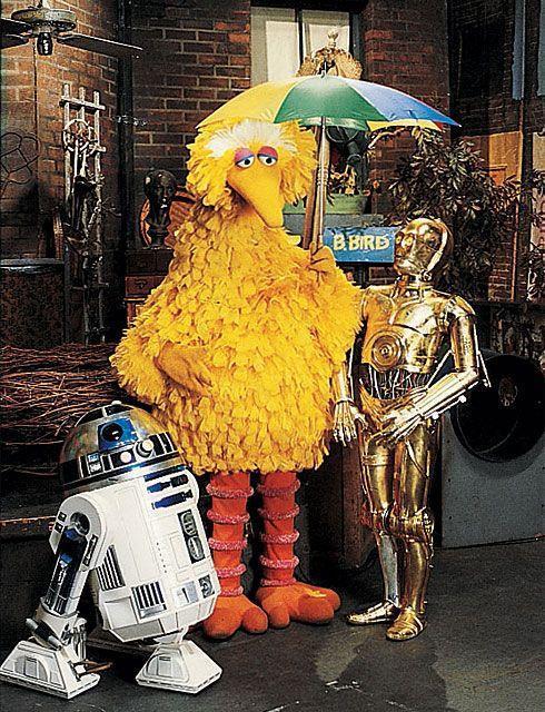 HistoryInPics's tweet photo. R2-D2 and C-3PO visit Sesame Street, 1979. #StarWarsDay https://t.co/zltTqliogA