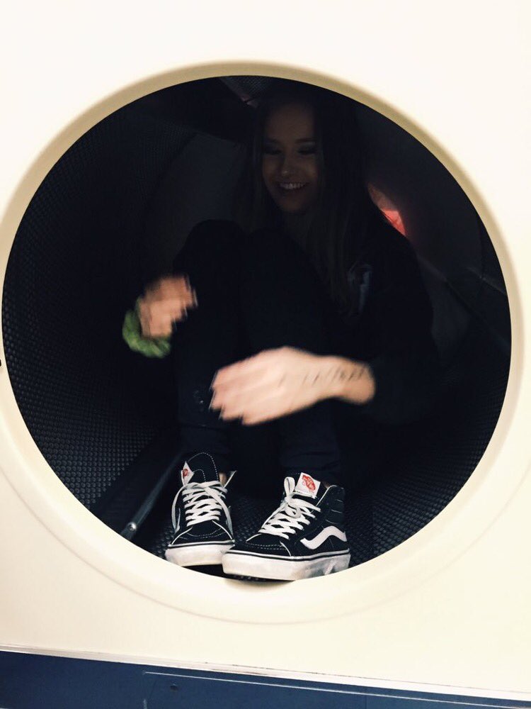 GRIFFCHAMP's tweet photo. anyway so today was laundry day https://t.co/m3vVg8MKcG