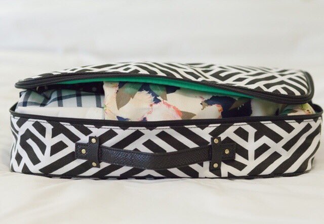 HudsonBleecker's tweet photo. Packing game changer. How do you #travel? #hbjetset https://t.co/wRWrV66yUa