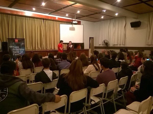 EnElNautilus's tweet photo. Hoy fui a la charla que dieron @javier_ruescas y @Karbajo en Córdoba!! Muchísimas gracias chicos!! https://t.co/XCWUo125sQ