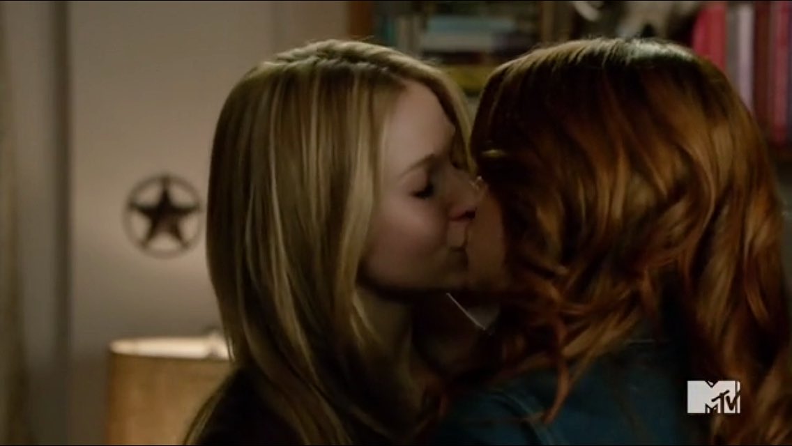 misakaeya's tweet photo. Sure, Karma you're so straight, just the straightest, this is totally just a platonic friendship #UntitledFakingIt https://t.co/4pJoNV82pi