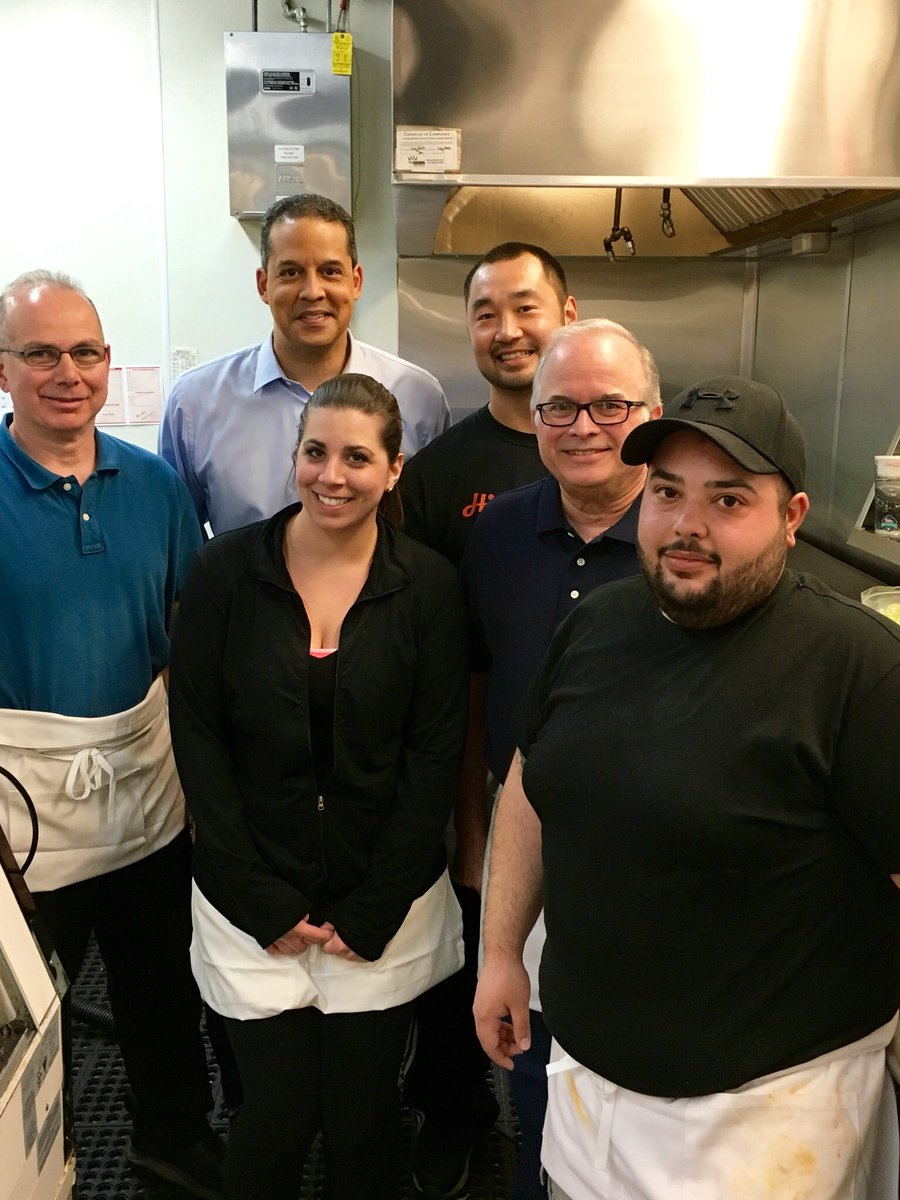 IainPageTV's tweet photo. These guys make the best cheesesteaks in the Philly area but they are in Cherry Hill! Chicks. @FOX29philly https://t.co/TpmkP7BIUu