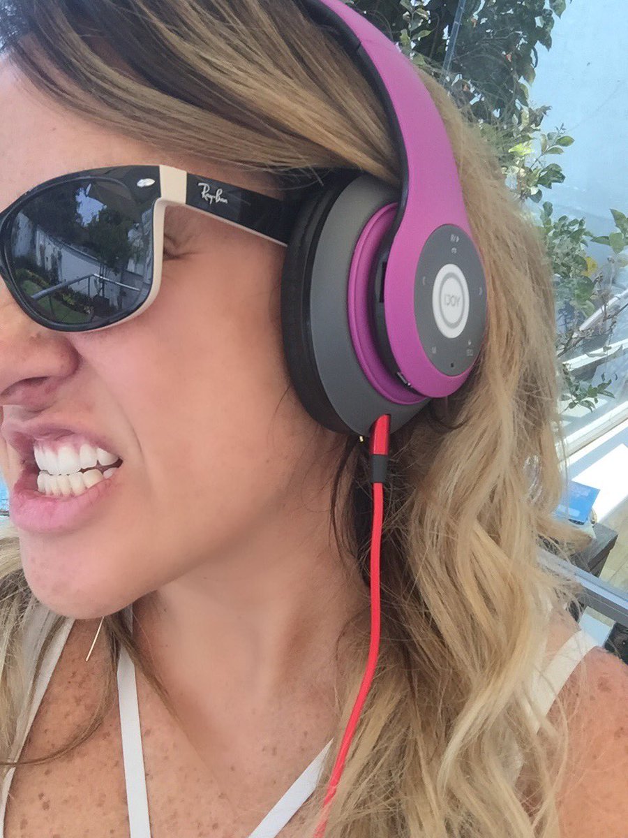 unbesobye's tweet photo. Mi vida sin Música NO va amo tenerlos en mi vida @ijoy_mexico SOY Feliz https://t.co/gDF7R3rGEM