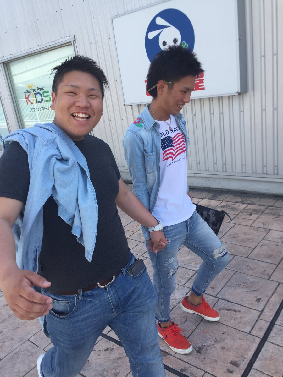 BLOWRacing's tweet photo. 昨日は仕事終わってからりんくう、
焼肉、スタバ行ってきました😋

ほんまどこでも男気じゃんけん…笑
最後のスタバは唯人ごち😘
あーゆうのも全然ありすぎる😏👌🏻
唯人、翼、ジミーおつかれ✌︎(　˙-˙　)✌︎ https://t.co/BM2FkZ3N9K