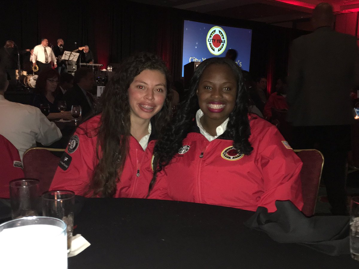 JillJmurdock's tweet photo. Red Jackets Rock @CityYearOrlando @cr_schnei @as_fl @starkev1 https://t.co/9zMD1UcZNV