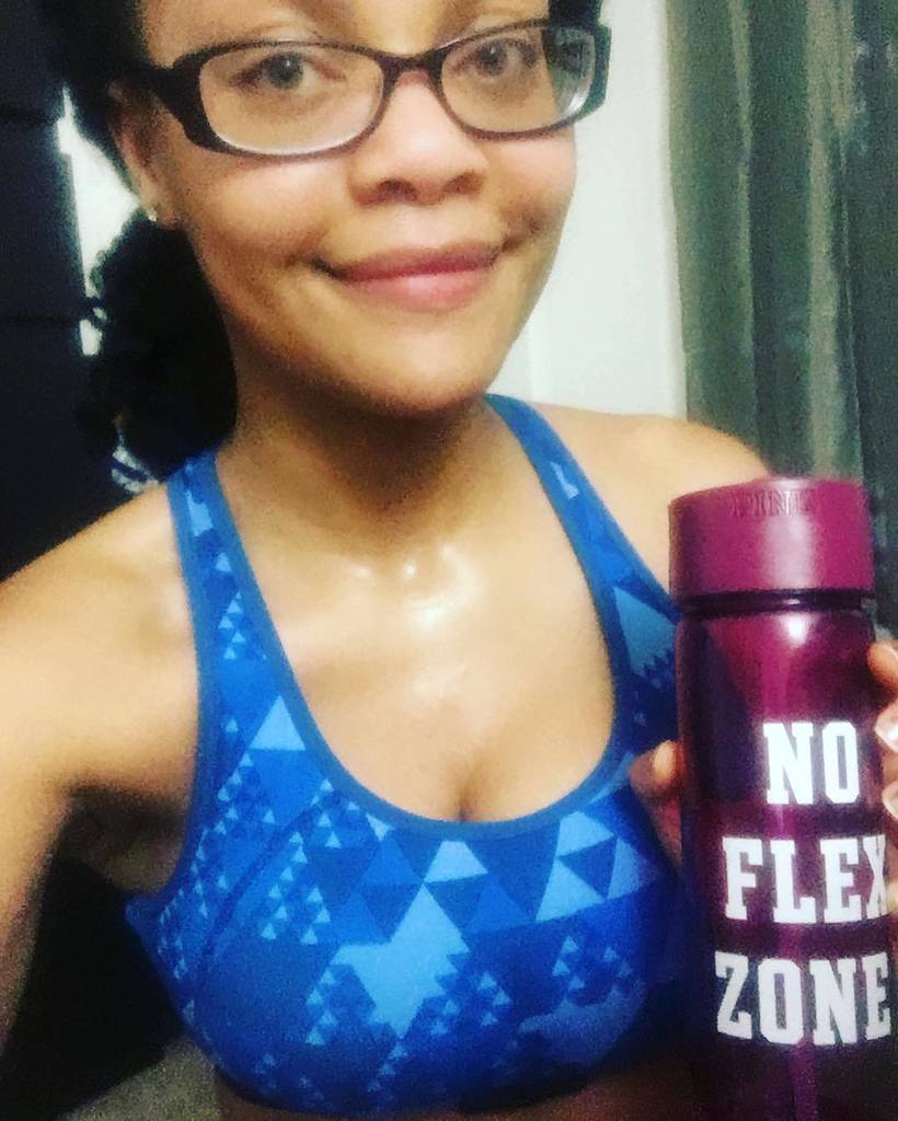 SecretFitFam's tweet photo. Week 2 arms/abs ✅
Omg I was dying idk how I'm able to even half-smile right now haha
#bbg #bbgfam #bbggirls #kaylas… https://t.co/3jvLWAeJaw