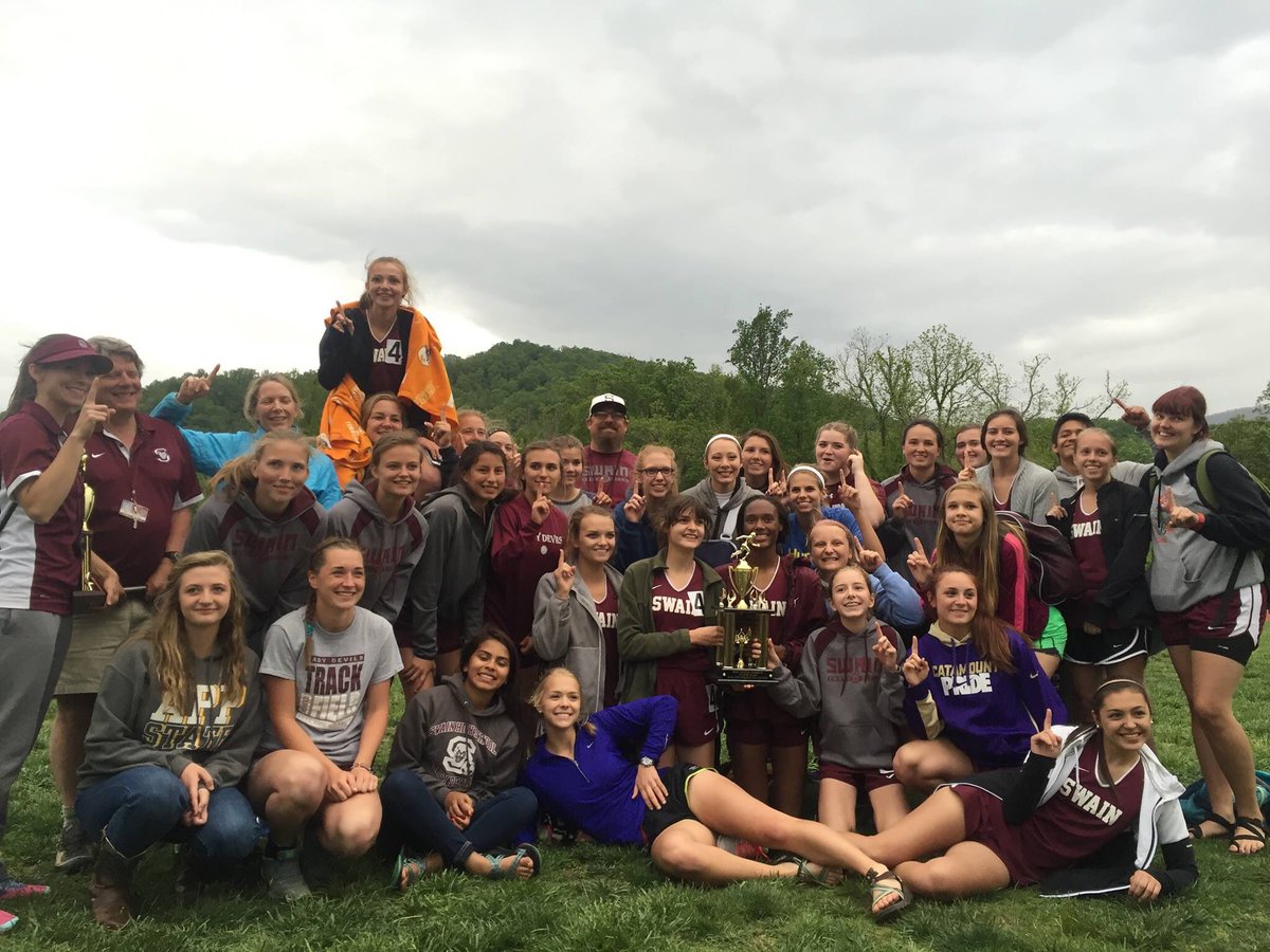 SwainGuidance's tweet photo. Congratulations to your 2016 Smoky Mountain Conference Champions! #PostItPositive #Maroonstrong https://t.co/tpzqBAnZFP
