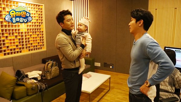 cnblue4ina's tweet photo. [Photos] Yonghwa &amp; Jonghyun on The Returns of Superman (1) https://t.co/ex7MZWBF29