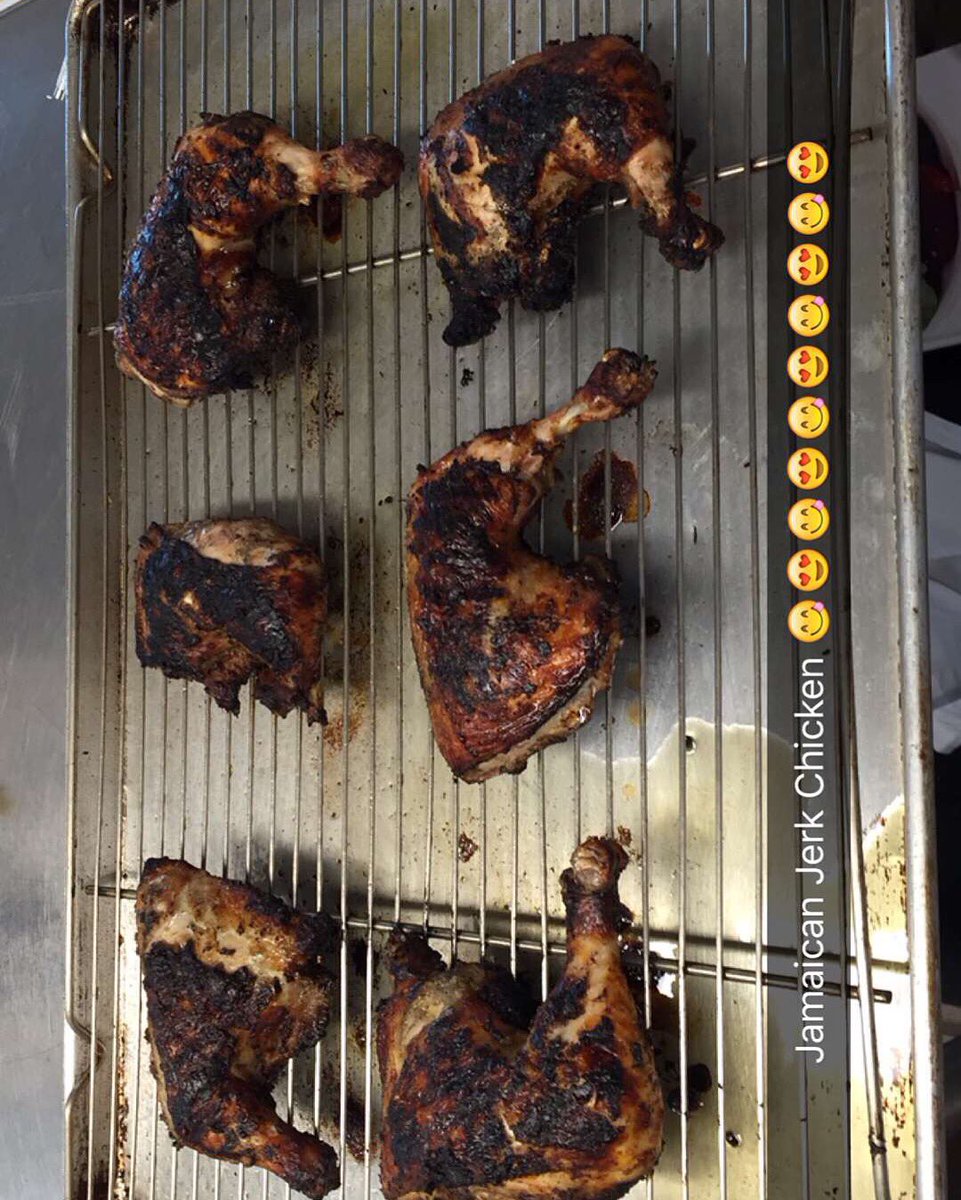 ChefTerenceMack's tweet photo. #jamaicanjerkchicken https://t.co/4UAwREYihp