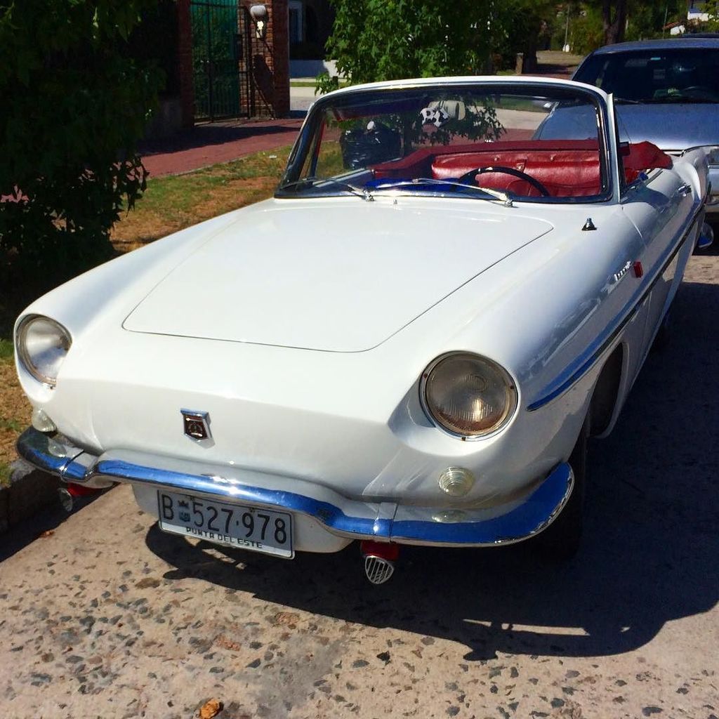 oldcar_photo's tweet photo. #mycar #carlover #lifestyle #betterinaclassic #carporn #Renault #Renaultfloride #FlorideS #sixties #classiccarofthe… https://t.co/rYi3Q0qdqC