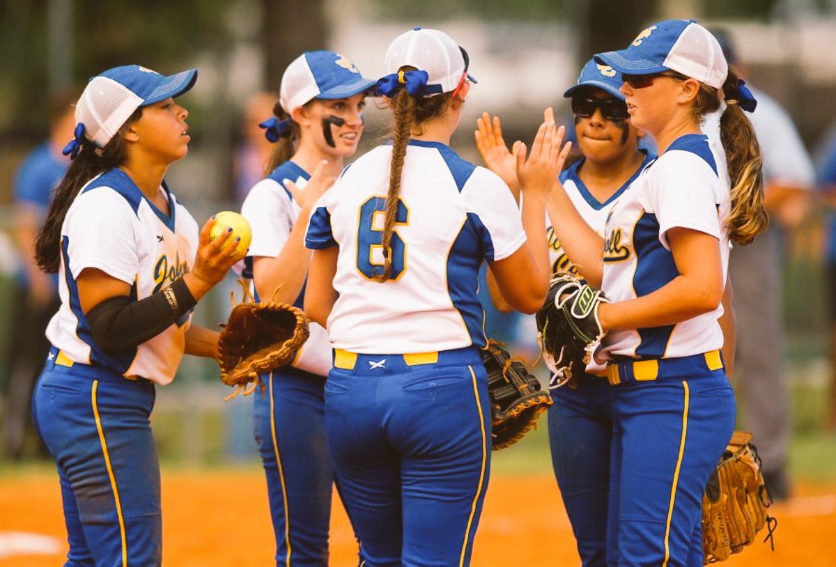 lisamarieas's tweet image. States semifinals at 12:00! #anythingbutsoft