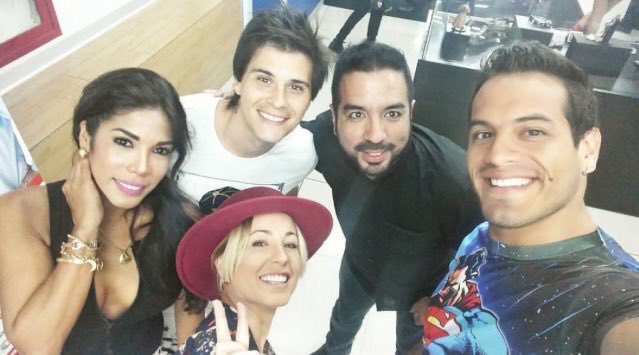 alva11733's tweet photo. PONTE REGIA CON YAMILA https://t.co/pibxXEATYF