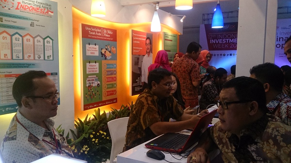atr_bpn's tweet photo. Para petugas sdh siap menerima pengunjung di Pameran AITIS 2016, JIEXPO Kemayoran Jkt, 5-7 Mei #AitisATRBPN https://t.co/83IuLdvhLR