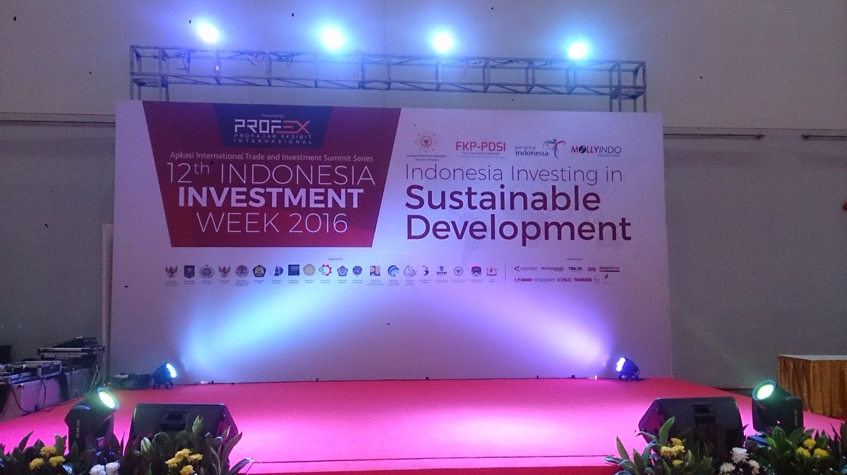 atr_bpn's tweet photo. Para petugas sdh siap menerima pengunjung di Pameran AITIS 2016, JIEXPO Kemayoran Jkt, 5-7 Mei #AitisATRBPN https://t.co/83IuLdvhLR