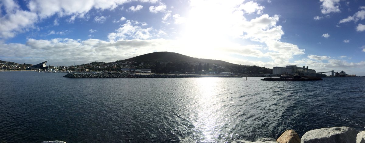 Morning waterside run in Albany before tonight’s <a href="/CelticThunder/">Celtic Thunder</a> “Legacy” opening Australian gig!It’s a good day! :-)