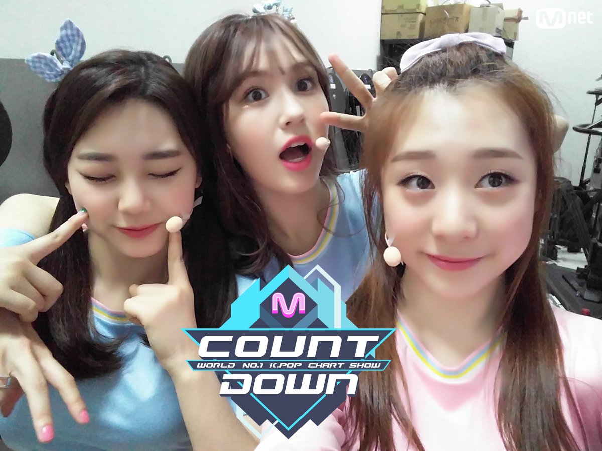 오늘자 엠카운트다운 I.O.I 셀카.jpg | 인스티즈