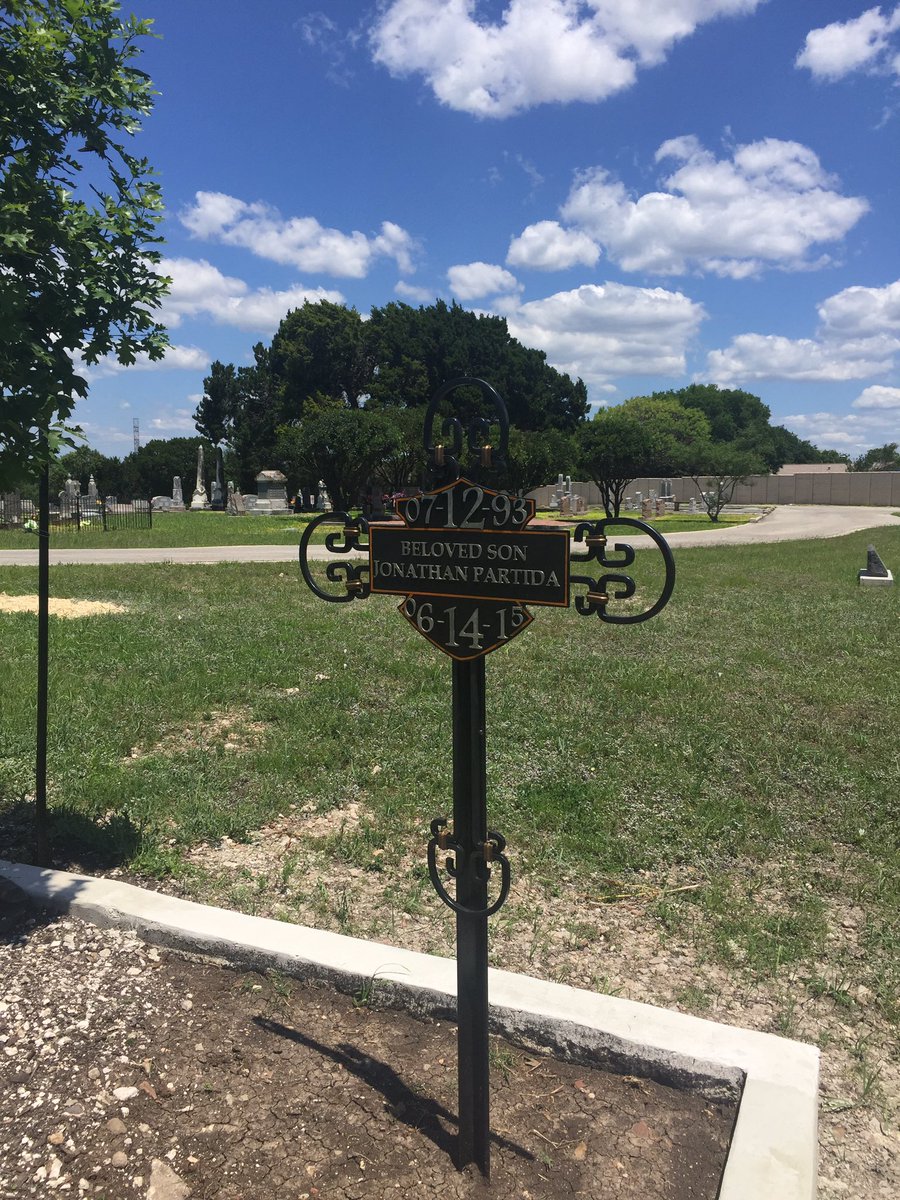 rayzor19777's tweet image. Today was a very peaceful day. I was able to reach out to an old friend. Miss you bro! #jonboi712 #ripjonathan