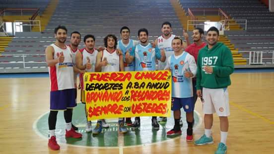 #ChiloeEnCrisis 
Nosotros estamos con los pescadores <a href="/cinfante15/">Cristobal Infante Muñoz</a> <a href="/NaranjClaudio/">Claudio Naranjo</a> <a href="/Yorka_ch/">Yorka Cárcamo Hdez</a> @FuriaCelesteABA