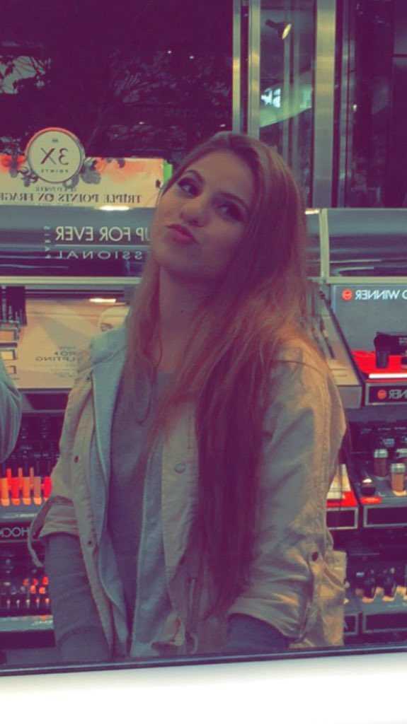 brawadis's tweet image. In case you've never seen a picture of a princess 😍😍 someone give her a crown she deserves it