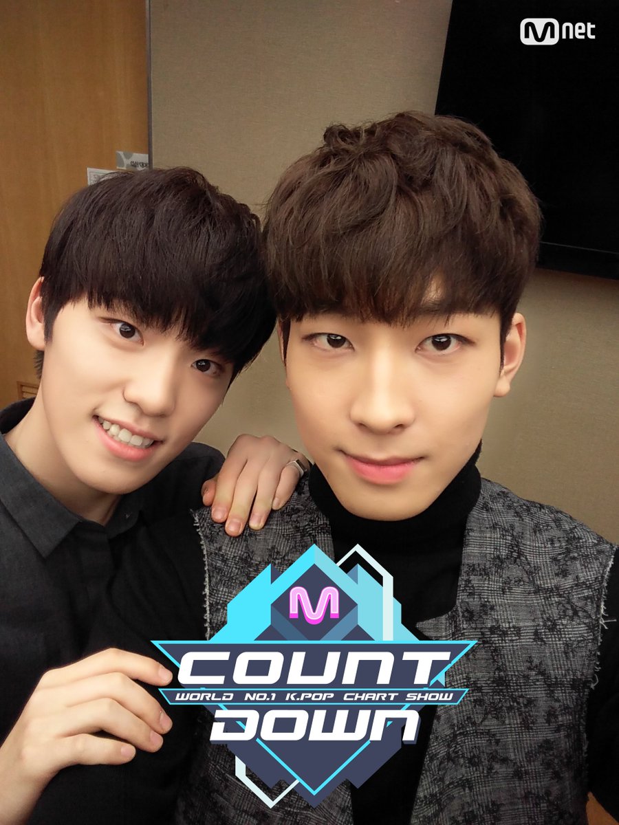MnetMcountdown's tweet photo. 나노단위로 핥아도 모자를 #세븐틴 의 #U ! 잘생긴 어린 어빠들이 내꺼로 만들어준다는데 #엠카 안볼 수 없쟈나여? 이미 우리 안에 갇혔지만 영영 자진감금 당하고 싶은 #시달차 스테이지! 6시에 고고씽! https://t.co/l0MofYp3yA