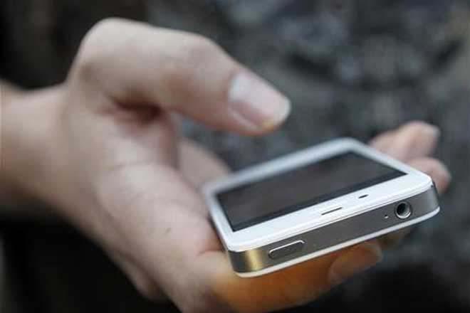FinancialXpress's tweet photo. Indian #mobilehandset cos facing might of #techpatent holders. Here's what they should do https://t.co/XWhN241Mnt https://t.co/t9c5IsEVfx