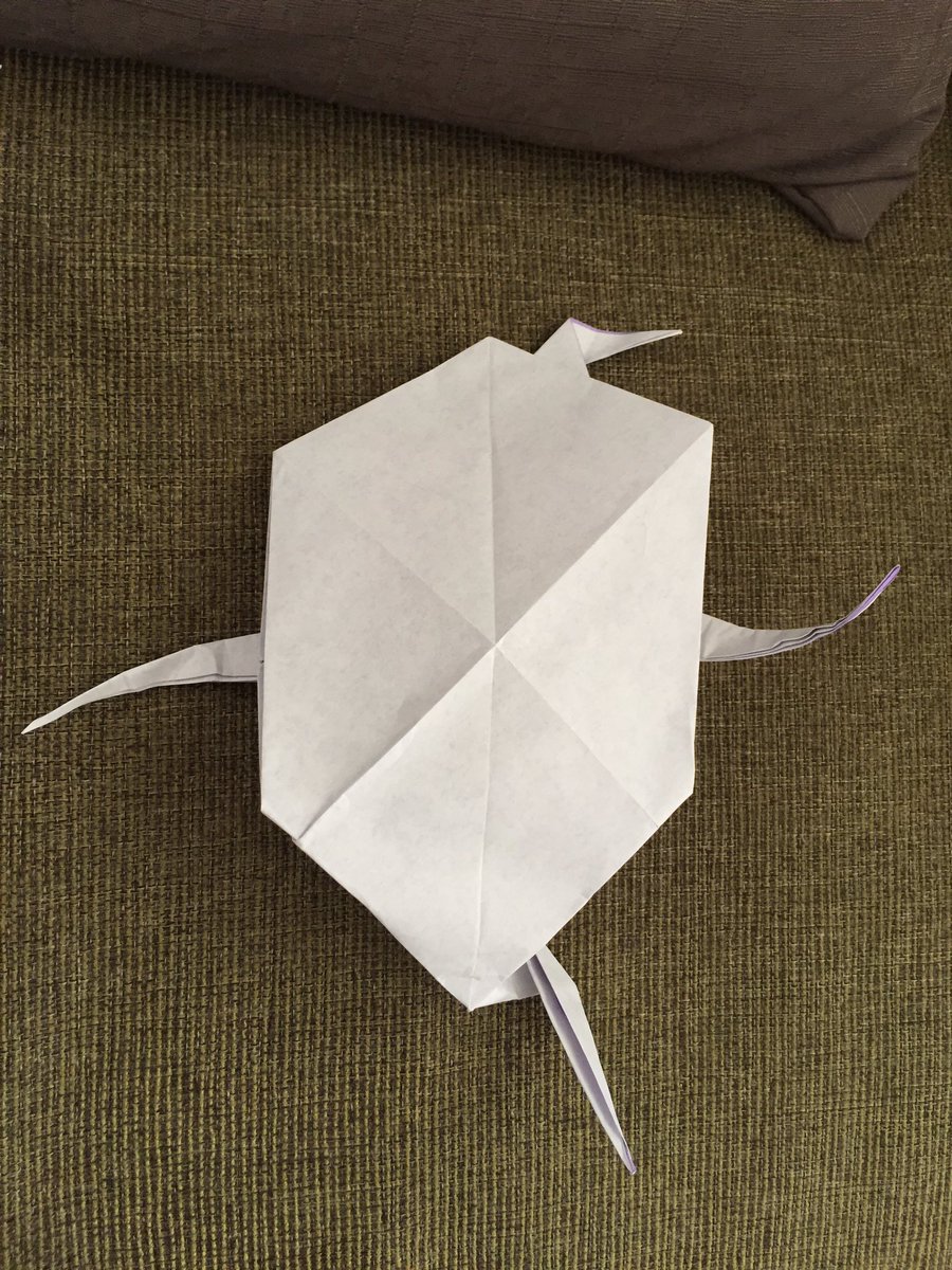 折り紙職人 妖怪ウォッチのウィスパーを折りました ふなやましゅうさんのブログより ウィスパーは顔を書かないと何かわからなかったので 右の写真 仕方なく書いてみましたs ふっくらしていて面白いです 折り紙作品