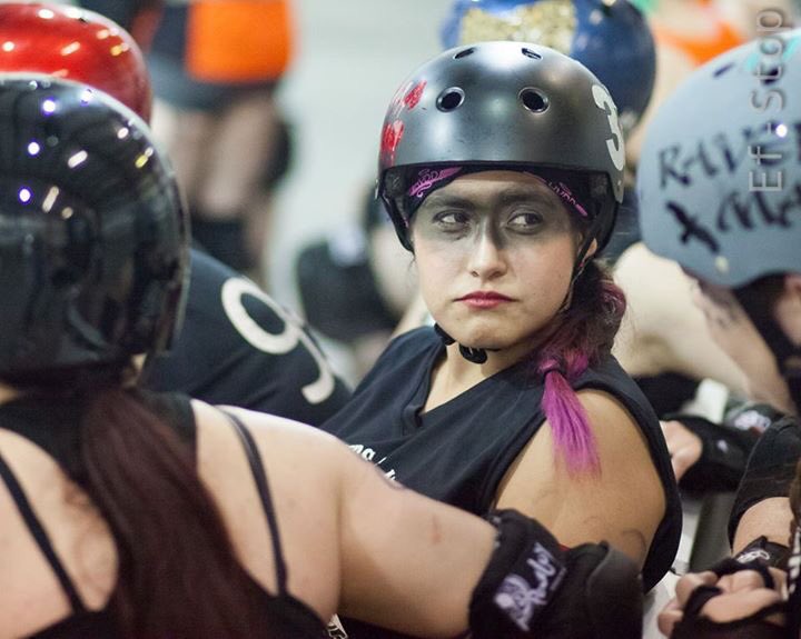 KendraBlood323's tweet photo. Home teams. My game face. #hvdd #demonsaves https://t.co/oMMGlRqLlo