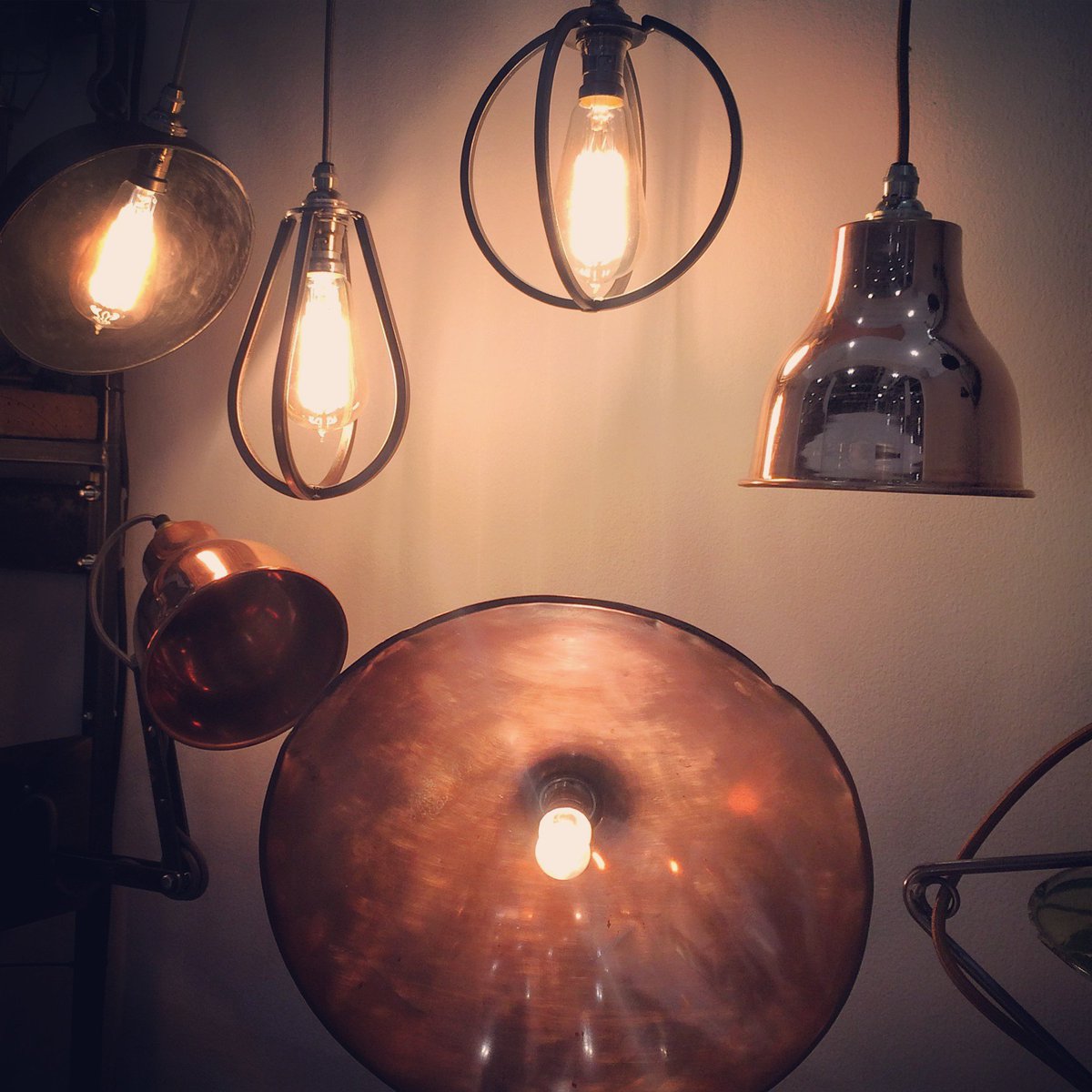 johncullenlight's tweet photo. @GDLive_UK highlights:
Unique #DecorativeLighting from @jamsironwork using #HandmadeMaterials
#GDLive #Lighting https://t.co/MCk0bGMXgt