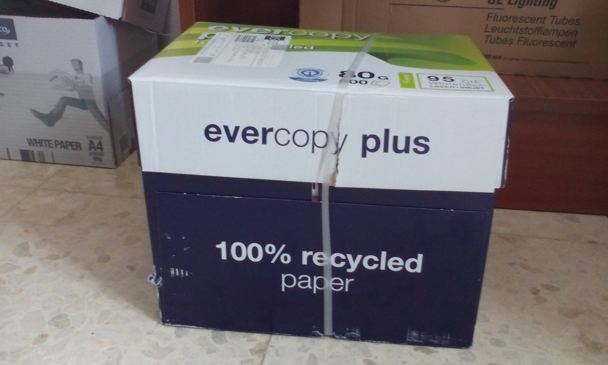 Empezamos a usar papel que, además de ser 100% reciclado, es 95% blanco (y usa menos cloro por tanto). <a href="/LaudatoSEK/">@LaudatoSEK</a>