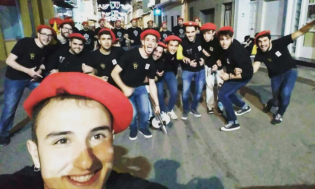 Fila_Vascons's tweet photo. Ara si!!! Una semaneta i a disfrutar! https://t.co/M7dAko0unD