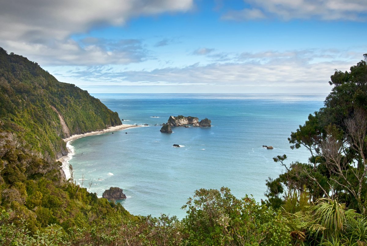 lonelyplanet's tweet photo. 10 New Zealand lookouts that'll take your breath away: https://t.co/GsfsgMJRjl #travel #lp https://t.co/m5UN6ZcxTo