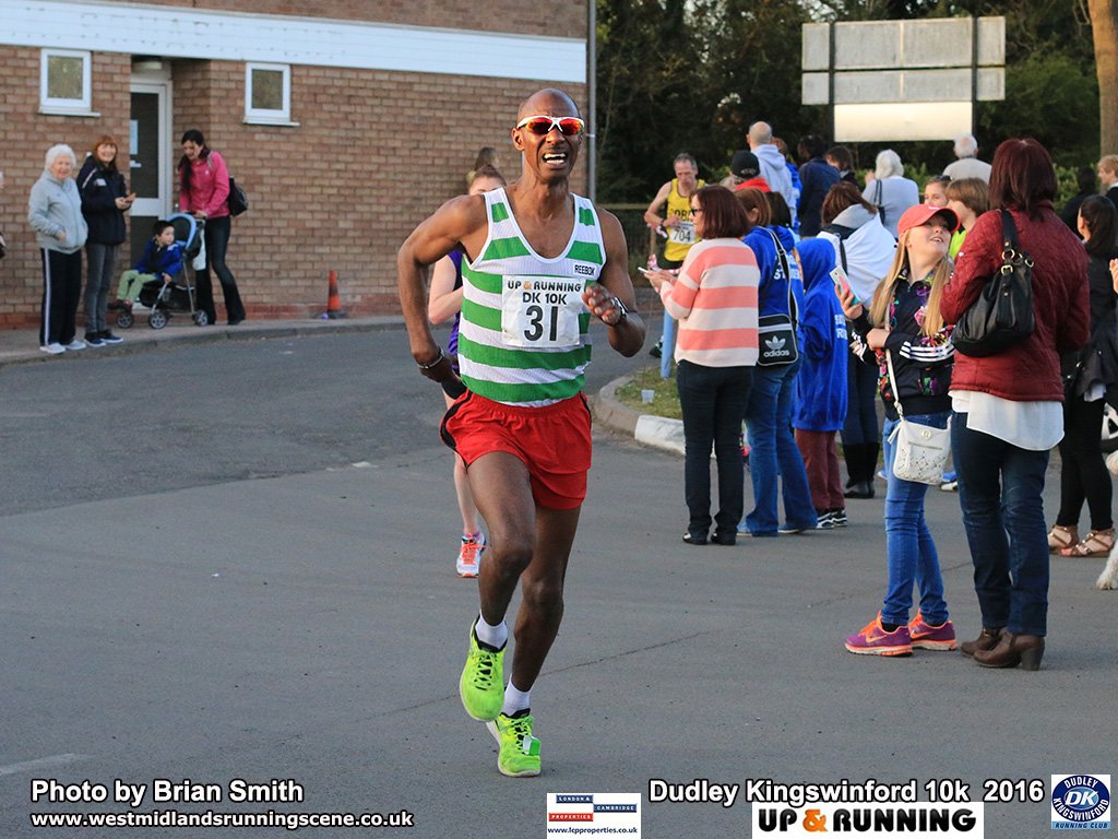A blast from the past for <a href="/THarriers/">Tipton Harriers</a> the great Eddie Wedderburn former Olympian and all round star.. #swiftandeager