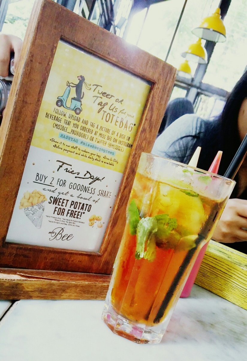 iin_back's tweet photo. @m1ssbee #missbeegogreen nice lunch https://t.co/QvpeaQM65t