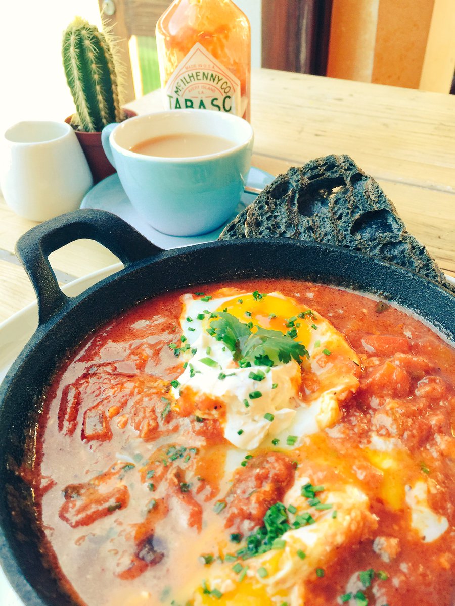 LoveRighteous's tweet photo. Having a little cinco de Mayo celebration in my mouth from this organic Shashouka from @BeanyGreen https://t.co/1p98EyTolS
