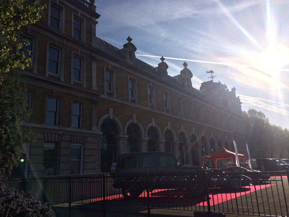 SuperyachtForum's tweet photo. The sun is shining on @oldbillingsgate for day two of #TSOSummit. Follow @SuperyachtNews for all the updates! https://t.co/tl9w7q7SrN