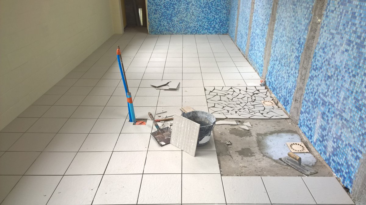 C2M17's tweet photo. rénovation sanitaire camping https://t.co/KfmfBcSgNn