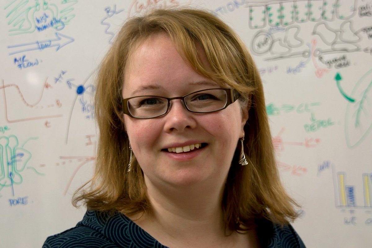 UniOfHull's tweet photo. Congratulations @UniOfHull's @KEHplantsci on winning @RoyalSocBio teaching award and @BioScienceMum on shortlisting https://t.co/4hBnUfvP2G