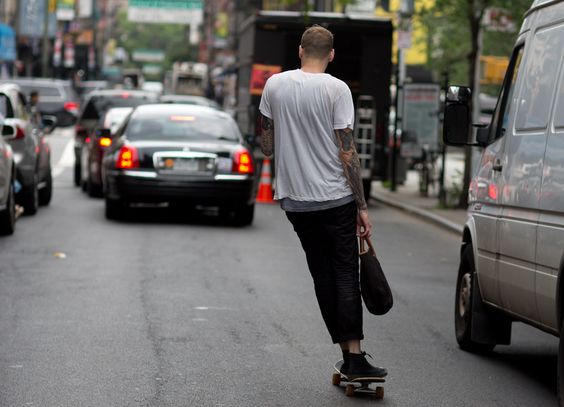 SneakerVipTW's tweet image. We love #streetstyle. We love @Sartorialist  Pura inspiración.
#sneakervip #photo #inspiration #outfit #fashion #art