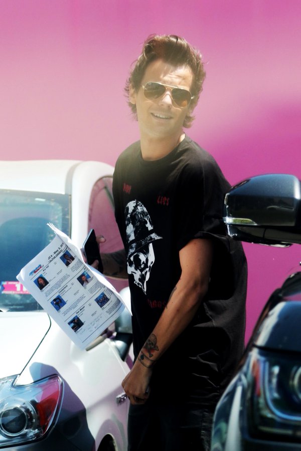 _BestOfLouis_'s tweet photo. Louis and Lou T in LA #6 https://t.co/Fmtf9Mtu8N