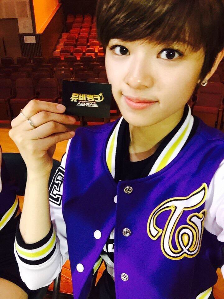 mmkwrt's tweet photo. んで最近のTWICEのジョンヨンは何だ？佐藤栞里そのものじゃねーかｗ劣化しすぎブスになりすぎ髪型戻せよ https://t.co/y4uxNDt64t
