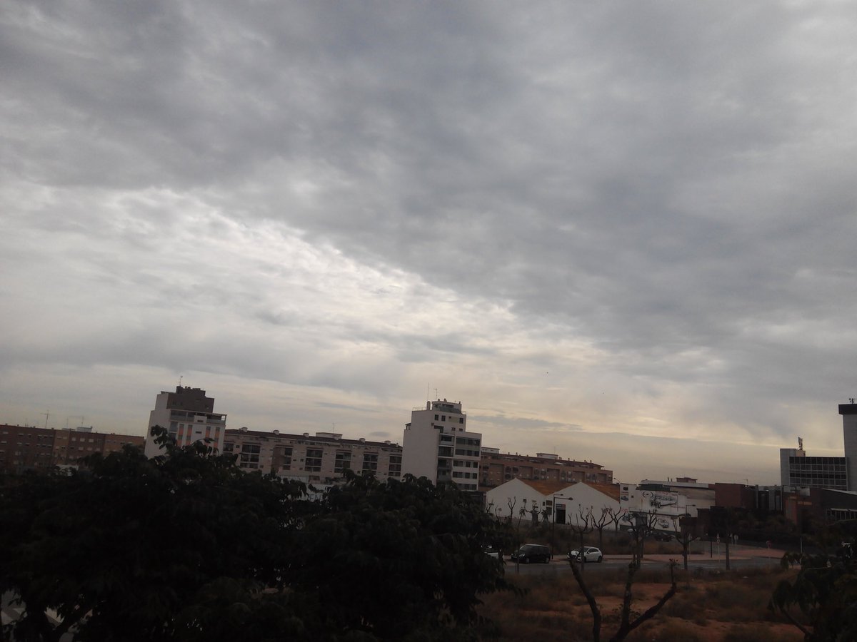 Carcaixent712's tweet photo. Cielo cubierto en Albal. @oratge_LTV https://t.co/TxScViPjT8