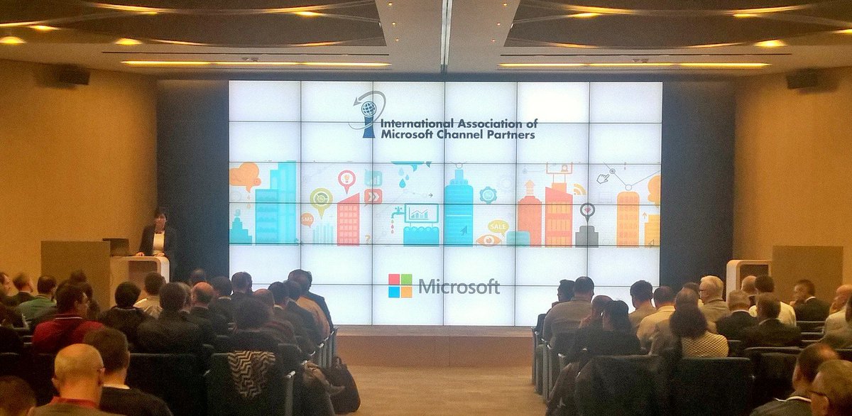 Sempre più #IoT in <a href="/microsoftitalia/">Microsoft Italia</a> con #IoT Summit Event live channel9.msdn.com/Events/Italian… <a href="/ambottero/">Annamaria Bottero</a> <a href="/fabiomoioli/">Fabio Moioli</a>