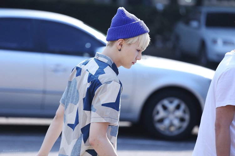 lovlysprings's tweet photo. #WOWBTS Lagu let me know - blanket kick - 24/7
Suga bikin liriknya pada saat dipesawat perjalan LA menuju korea https://t.co/9kxsv97OrL