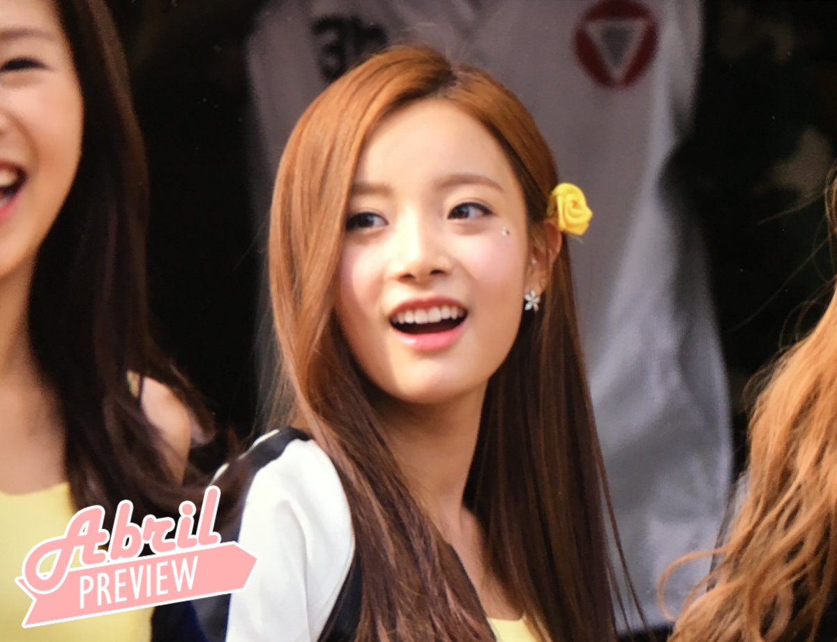 abril_kr's tweet photo. 160505 나은이 생일기념 미니 팬미팅 에이프릴 현주 프리뷰 by.1호

#APRIL https://t.co/tEdcSH7UoK