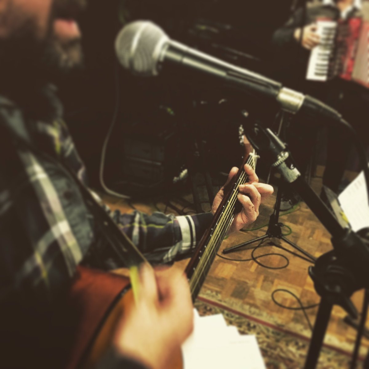 Preparant el concert de dissabte al Music Valls va de Vins. Ens veiem al Pati?<a href="/murmurvalls/">murmurvalls</a>