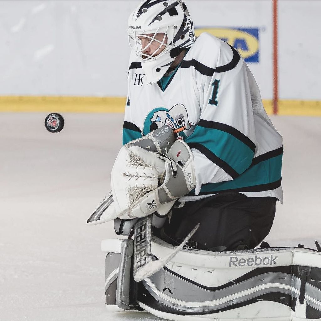 franktsang's tweet photo. #hockey5s #megaice #hkspa #getshot what does the feel like?! Must be so hard.. pls visit https://t.co/PCOz02b8FK https://t.co/8q6u0415LR